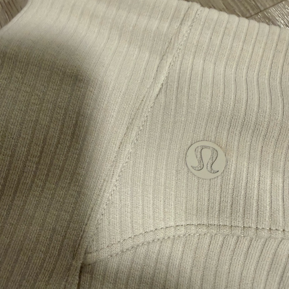 lululemon athletica women’s cream corduroy like shorts NWOT